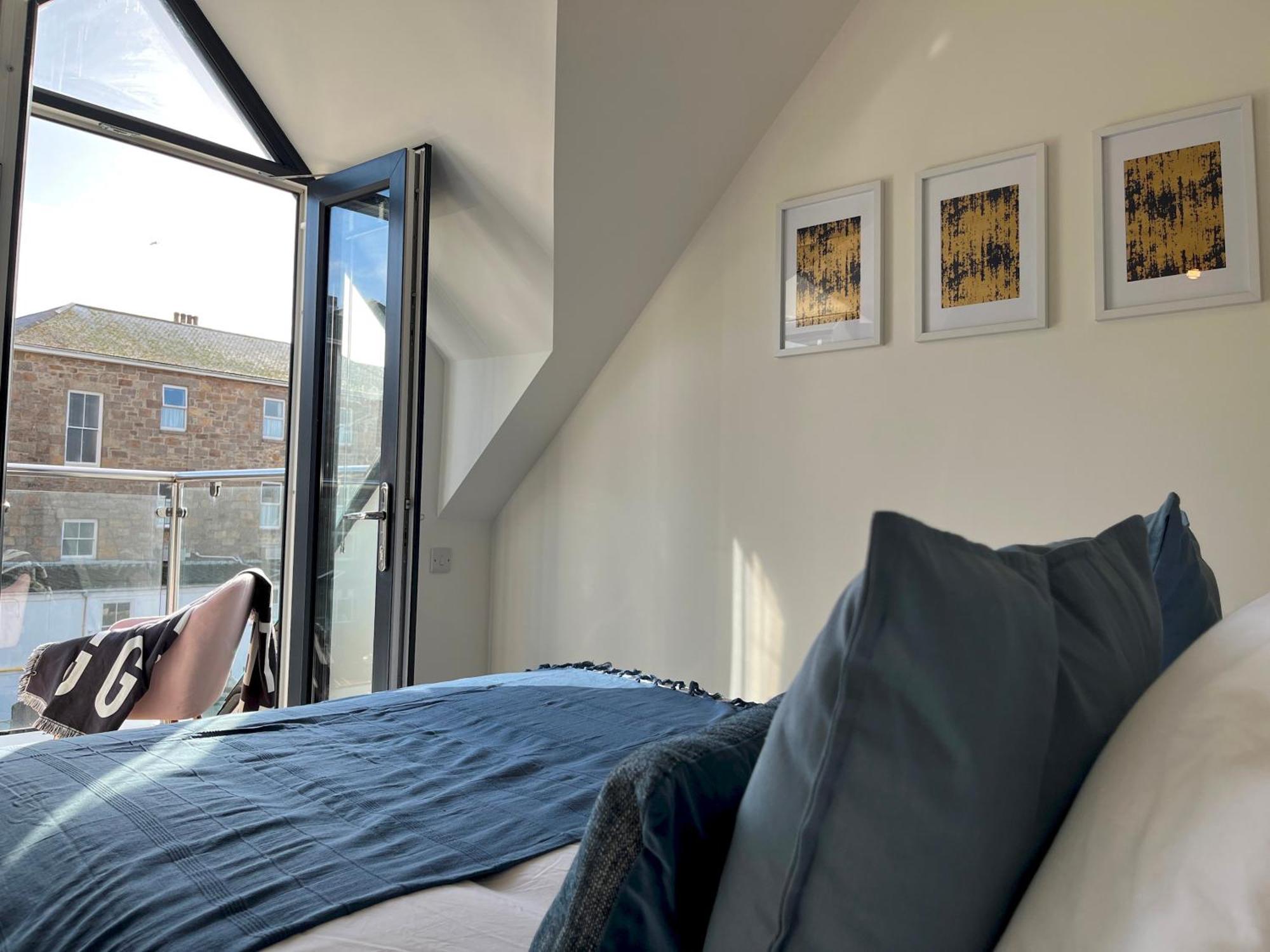Exceptional 3 Bedroom Home In Penzance~New~Seaside Екстериор снимка