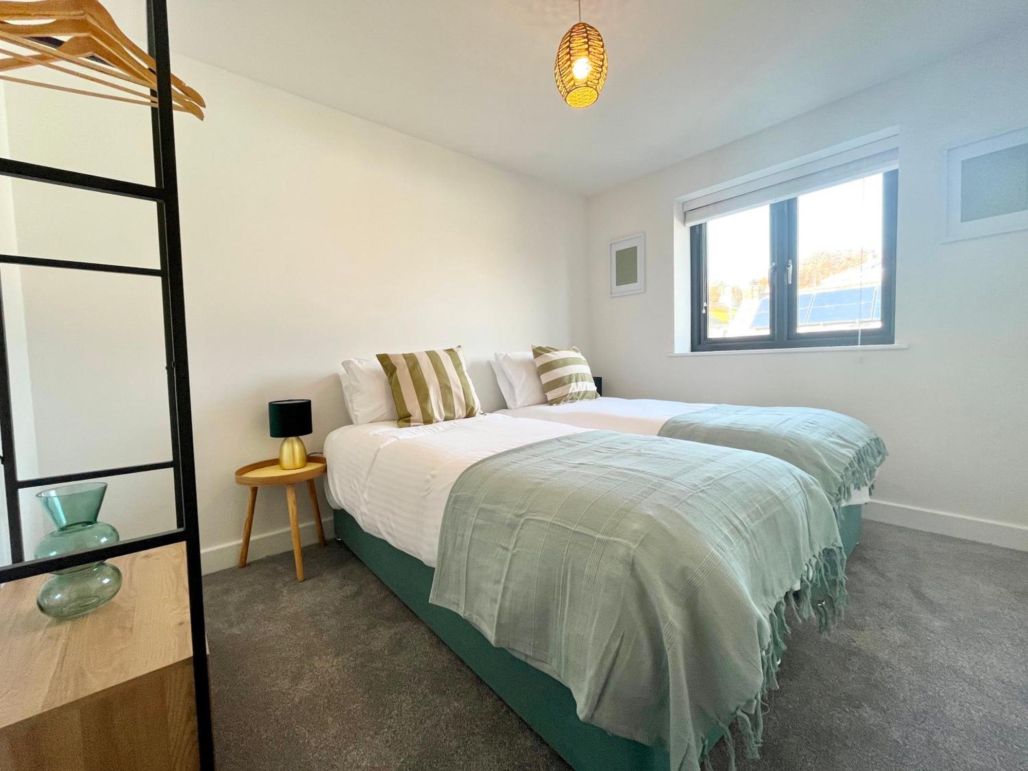 Exceptional 3 Bedroom Home In Penzance~New~Seaside Екстериор снимка
